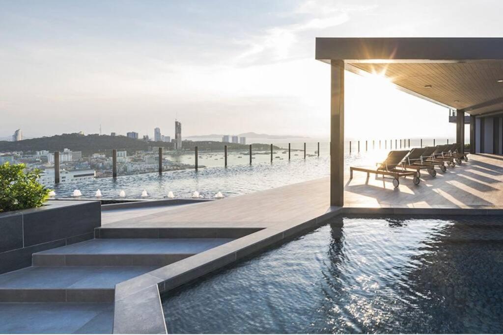 The Base Condo Center Of Pattaya Rooftop Swimming Pool Zewnętrze zdjęcie
